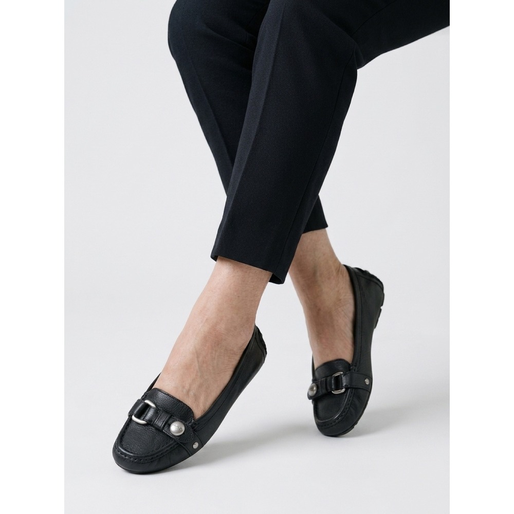 Coach Hellen Black Pebbled Leather Loafers w/Driver Sole and silver accents